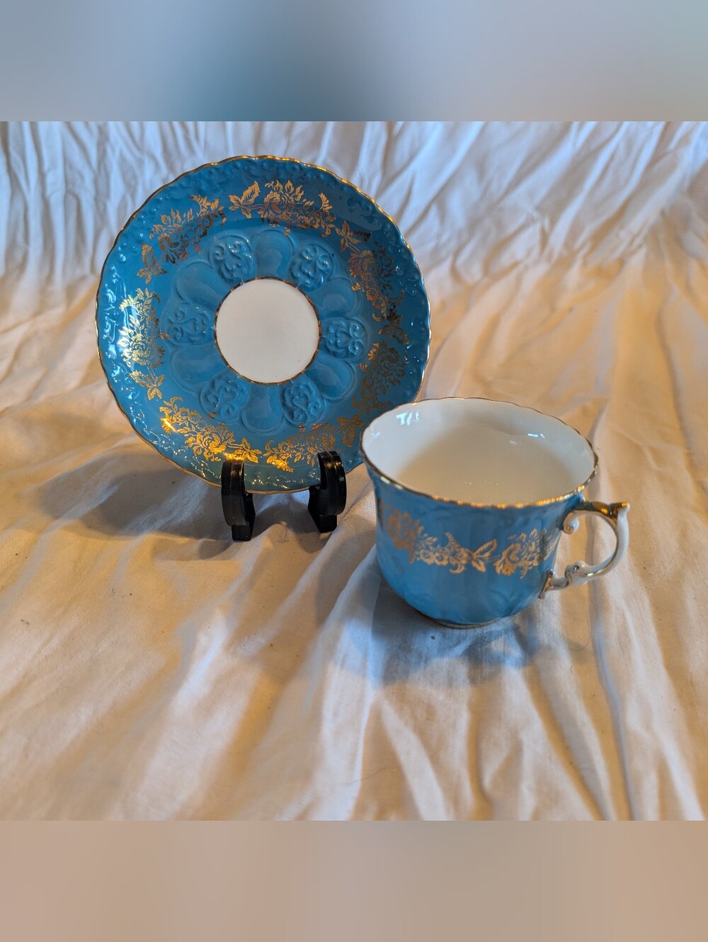 2/60$ Blue and Gold Porcelain Teacup and Saucer Set